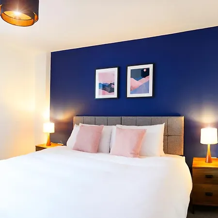 Beautifully Furnished 4-bed Townhouse On South Cliff Feriehus