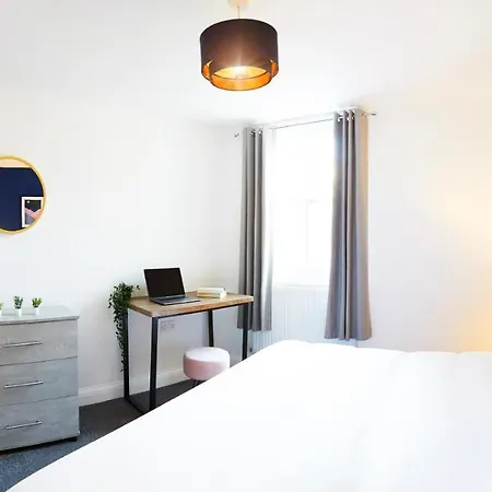 Beautifully Furnished 4-bed Townhouse On South Cliff