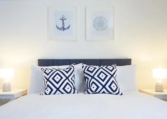 Beautifully Furnished 4-bed Townhouse On South Cliff Casa de Férias *