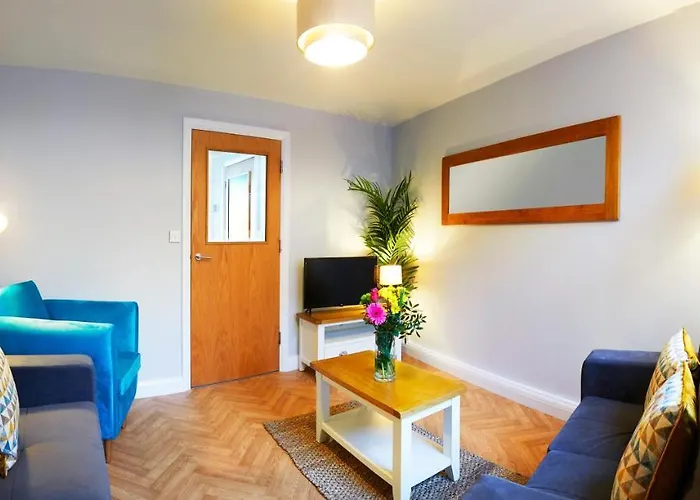 בית נופש Beautifully Furnished 4-bed Townhouse On South Cliff *