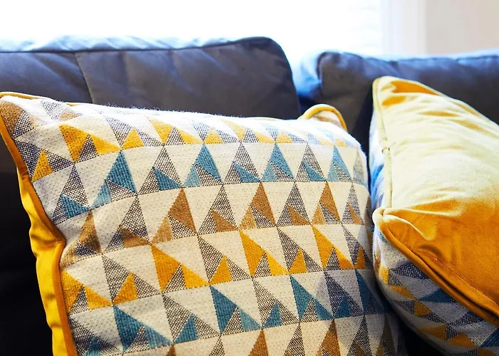 בית נופש Beautifully Furnished 4-bed Townhouse On South Cliff