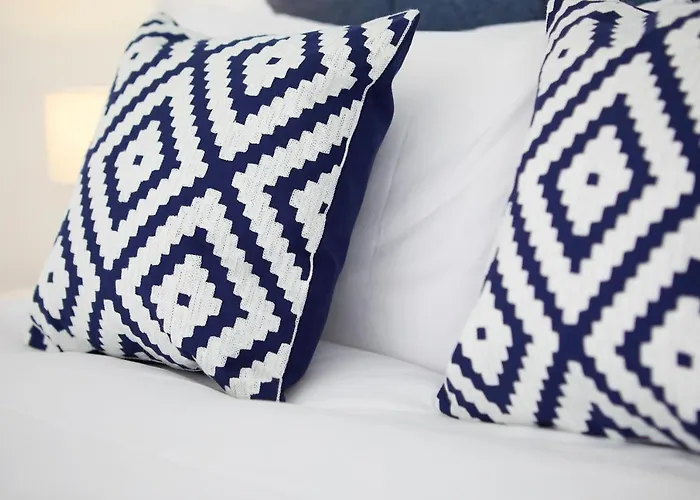 בית נופש Beautifully Furnished 4-bed Townhouse On South Cliff סקארבורו